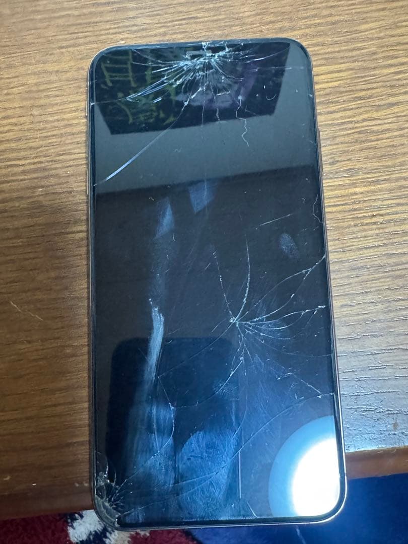 Apple iPhone Xs Max 画面・背面割れ 画面割れ