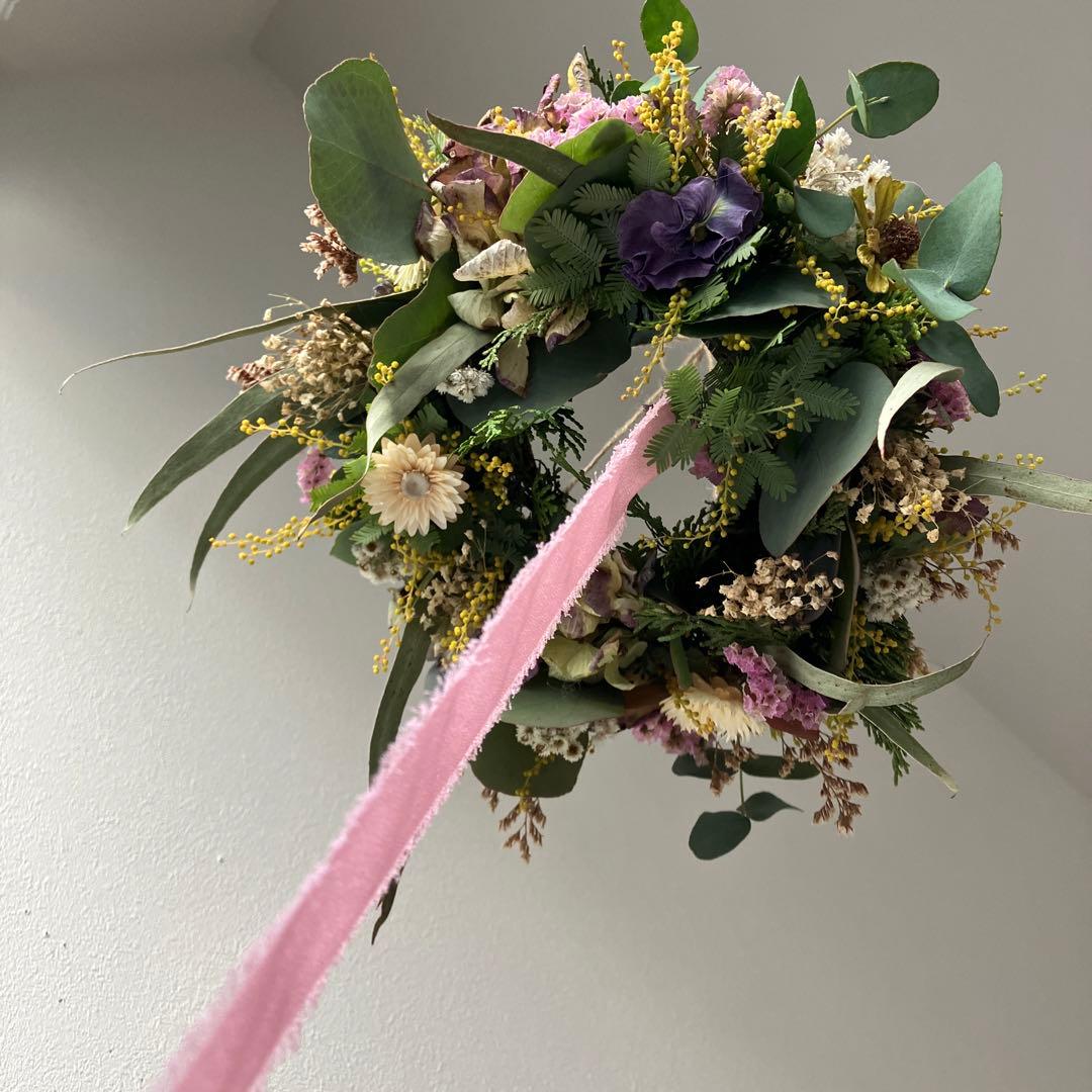 ミモザの蕾とアンティーク紫陽花の春待ちフライングリース　ひな祭り　スターチス