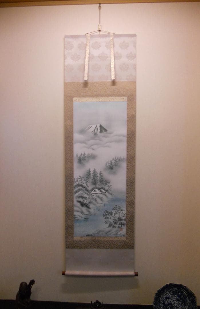 掛け軸 桑田美堂 彩色冬景 絹本 希少 軸装 茶道具 掛軸 美品 です。