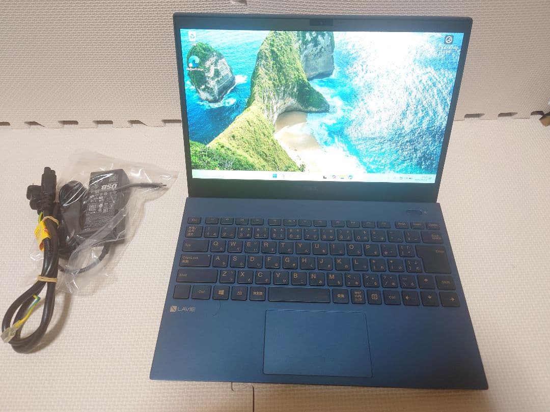 NEC Lavie Direct/i7-1165G7/16GB/約900g超軽量