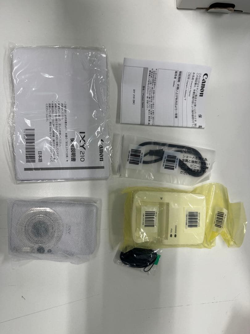 Canon IXY 110 IS コンデジ　注意:箱説明書は210