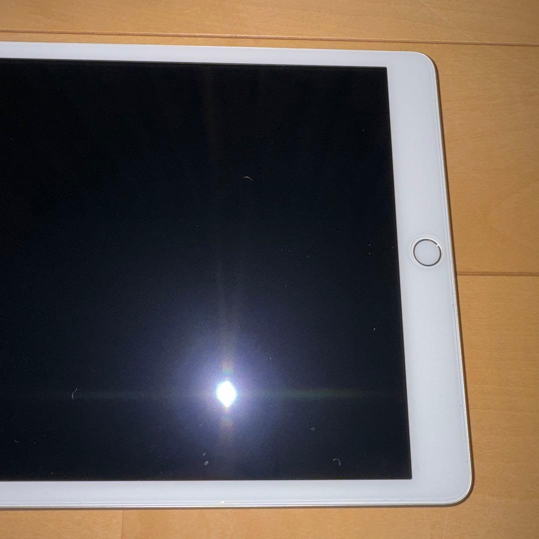 Apple iPad (第8世代) シルバー　32GB