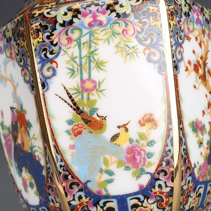 乾隆琺瑯彩六方瓶 景徳鎮 陶磁器 装飾品 工芸品 美術品 置物