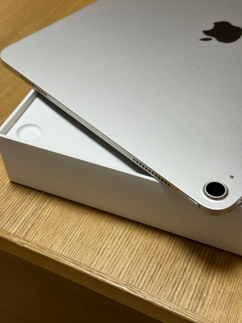 iPad Air M2 13インチ　スターライト 本体