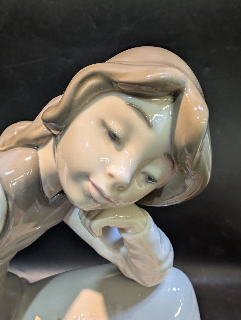リヤドロ LLADRO NAO 鳩を抱く少女 フィギュリン スペイン 箱入り