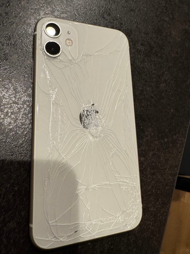 こ*く様 iPhone11 ジャンク品