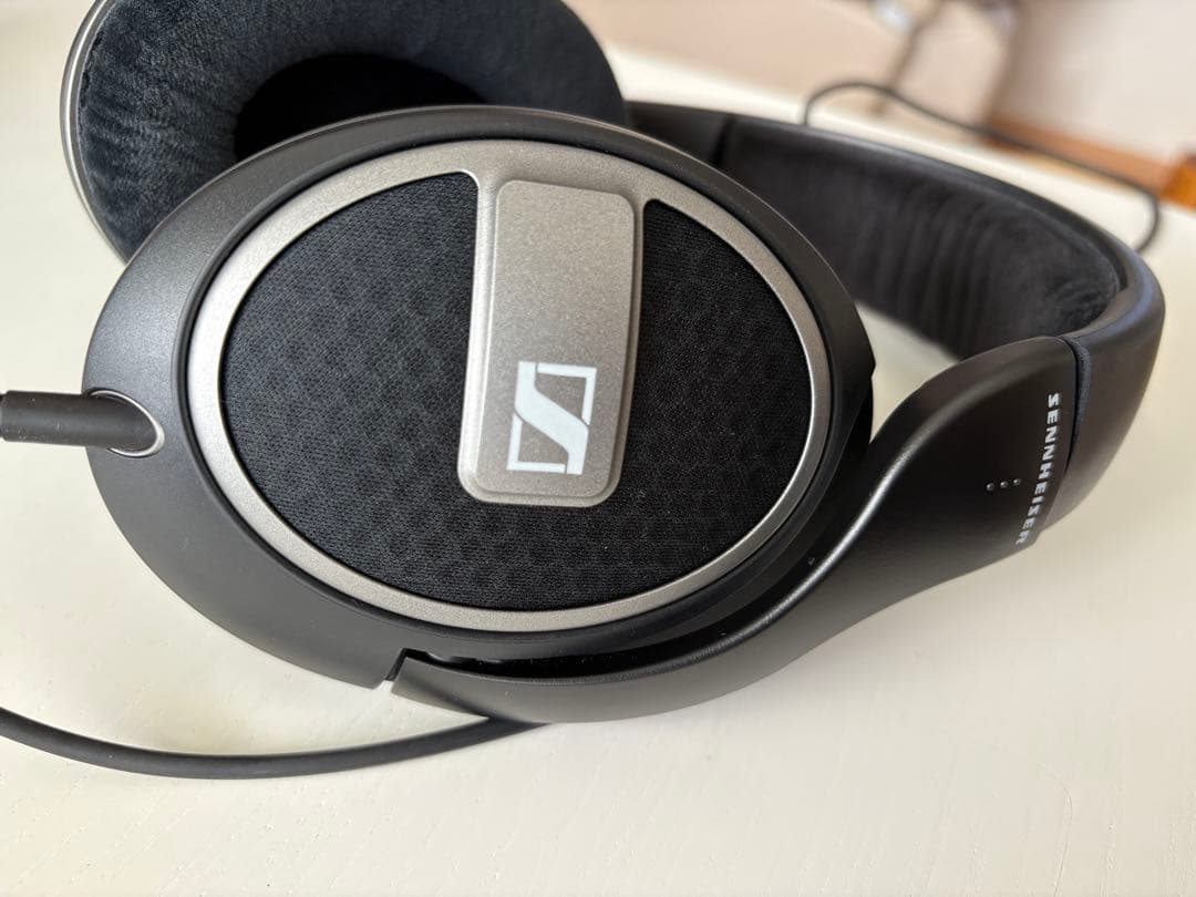 美品　変換プラグ付属 オープン型　SENNHEISER HD559 ヘッドホン