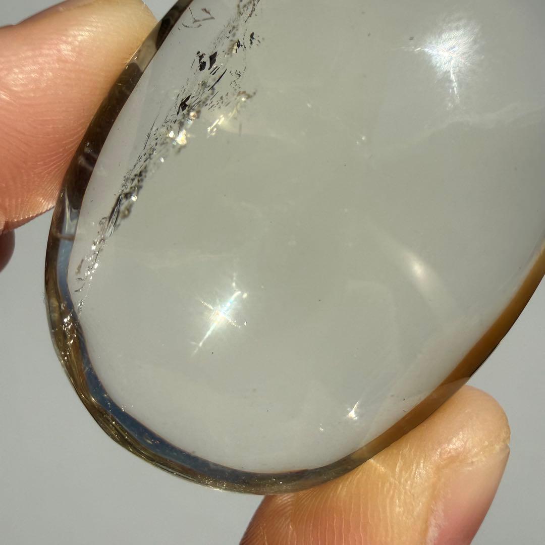 高品質　シトリン　55.6g パーム　透明　非加熱　握り石 　自然石　底面磨き①