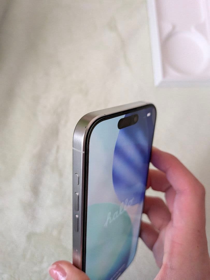 iPhone 15 Pro ホワイトチタニウム SIMフリー