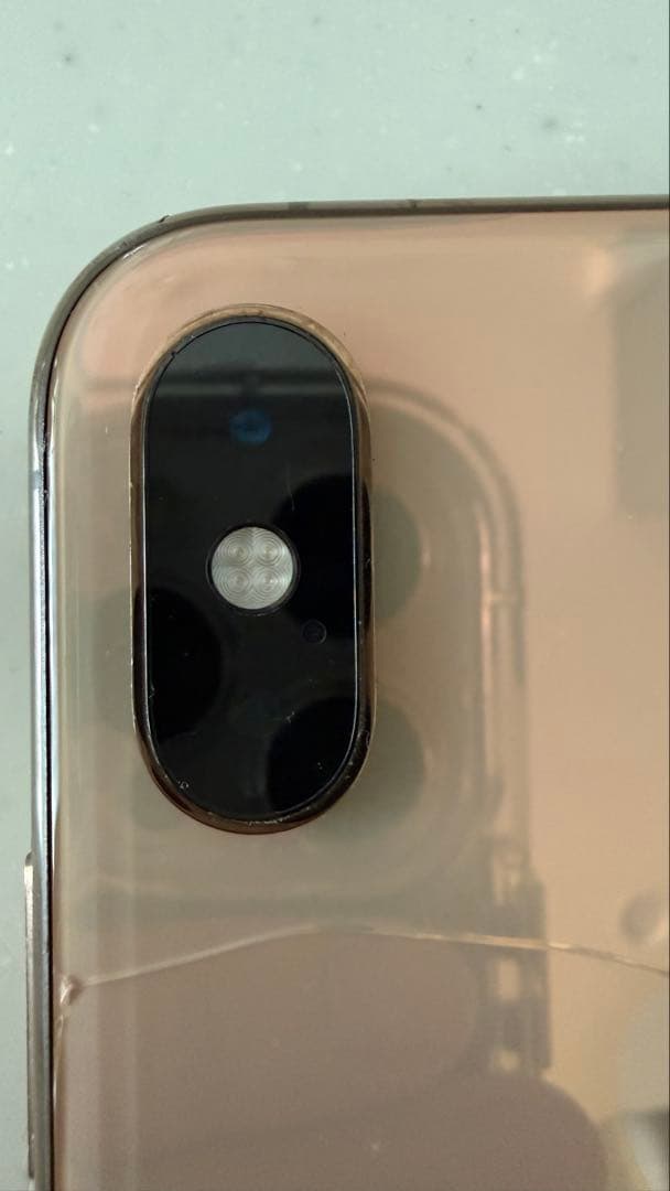 最終値下げ！iPhone Xsゴールド 背面ひび割れあり　64GB