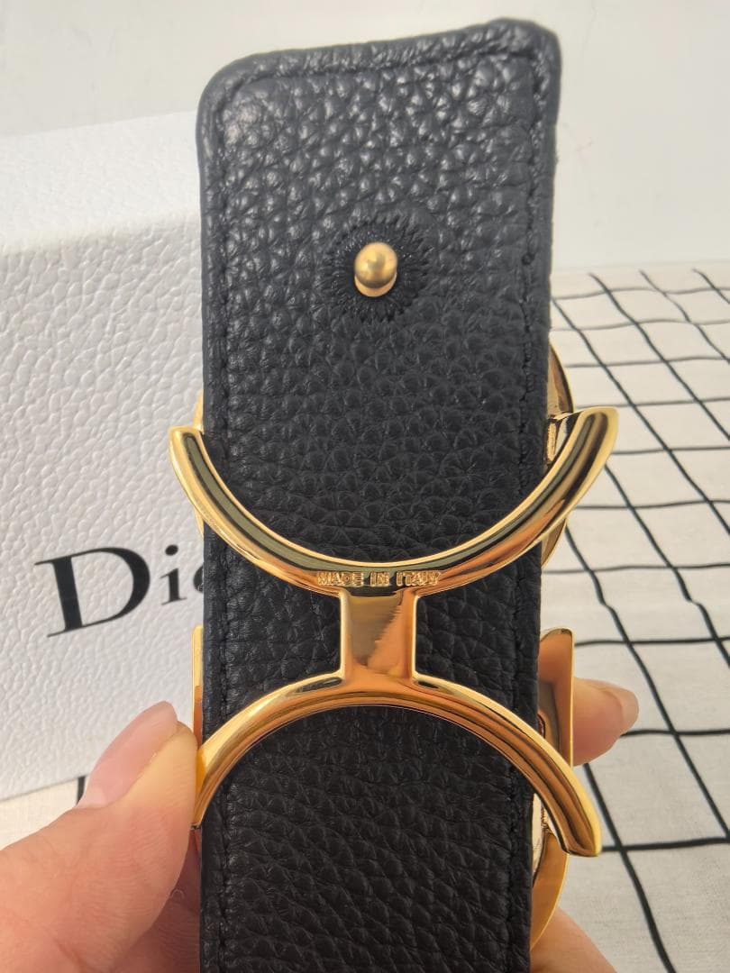 ゴールドCDロゴ レザーベルト ユニセックス おしゃれ 未使用品