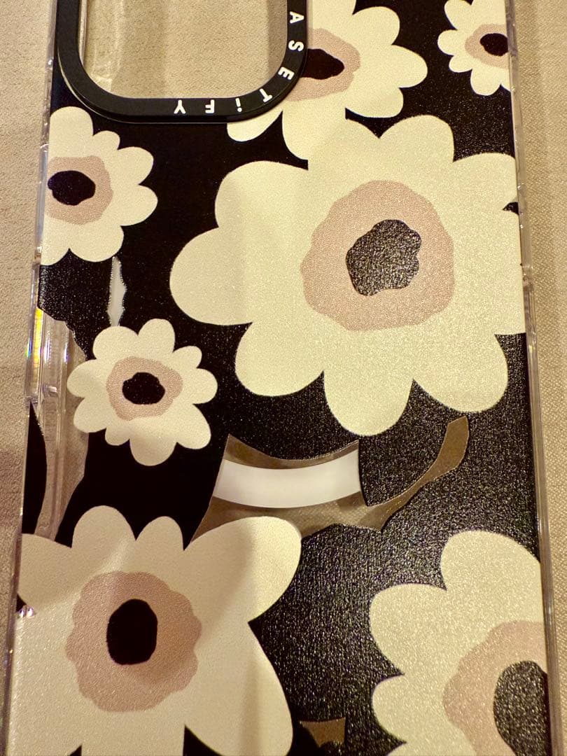 【極美品】CASETiFY 花柄 iPhone16ケース　ケースティファイ