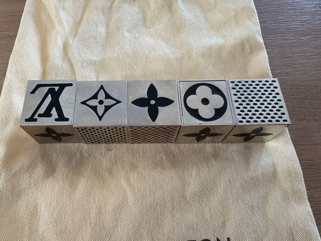 ルイヴィトン LV ノベルティ キューブゲーム