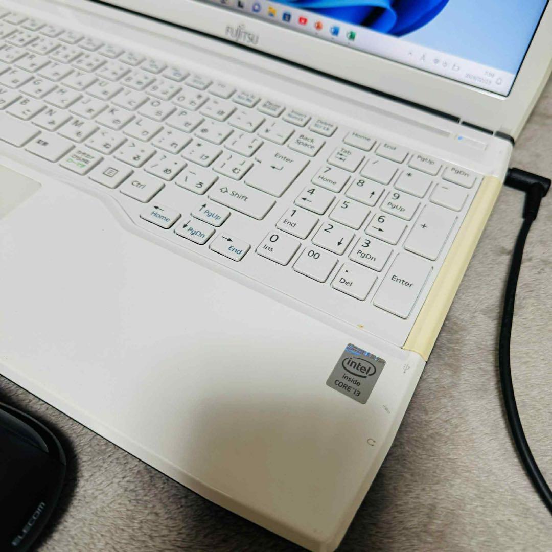 S283 Fujitsuノートパソコン WEBカメラSSDサクサク動くWin11