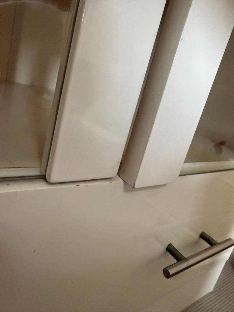 ホワイト食器棚 ガラス扉付き