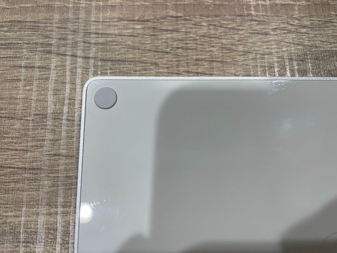 トトと　美品Magic Trackpad2 MJ2R2J/A A1535