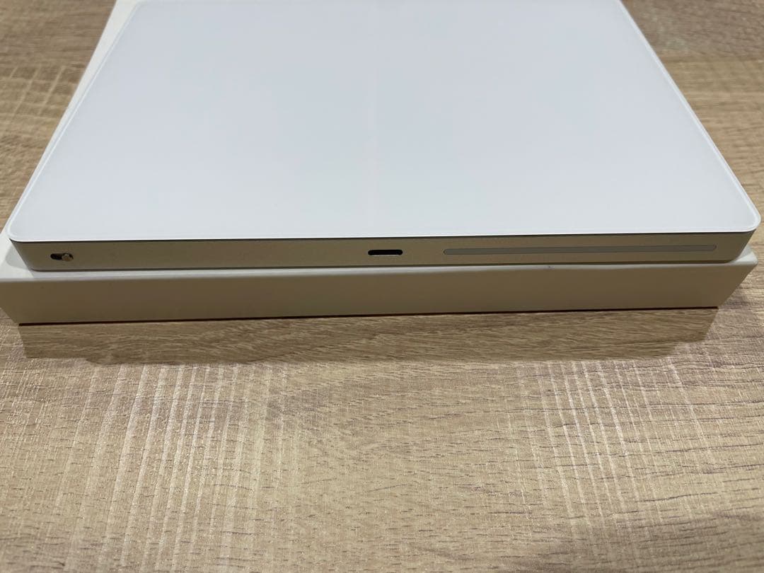トトと　美品Magic Trackpad2 MJ2R2J/A A1535