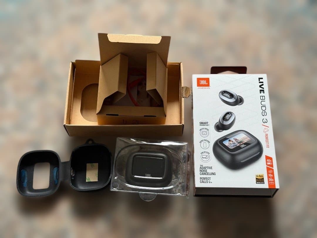 JBL ワイヤレスイヤホン LIVE BUDS3（ブラック）オマケ付き