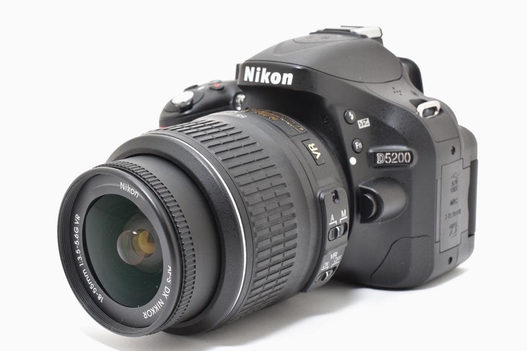 ❤️Nikon D5200❤️ 一眼レフ 手ぶれ補正　スマホ転送可　スマホ転送