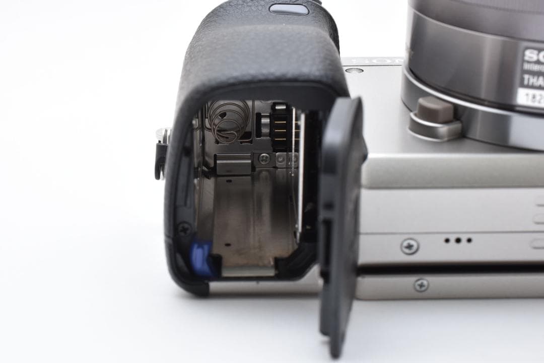 ショット数2031回■美品■SONY α6000 シルバー レンズキット