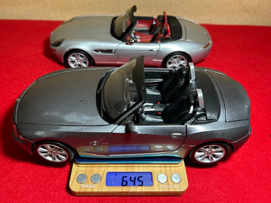 【1/12まで限定価格】京商　1/18  Z8