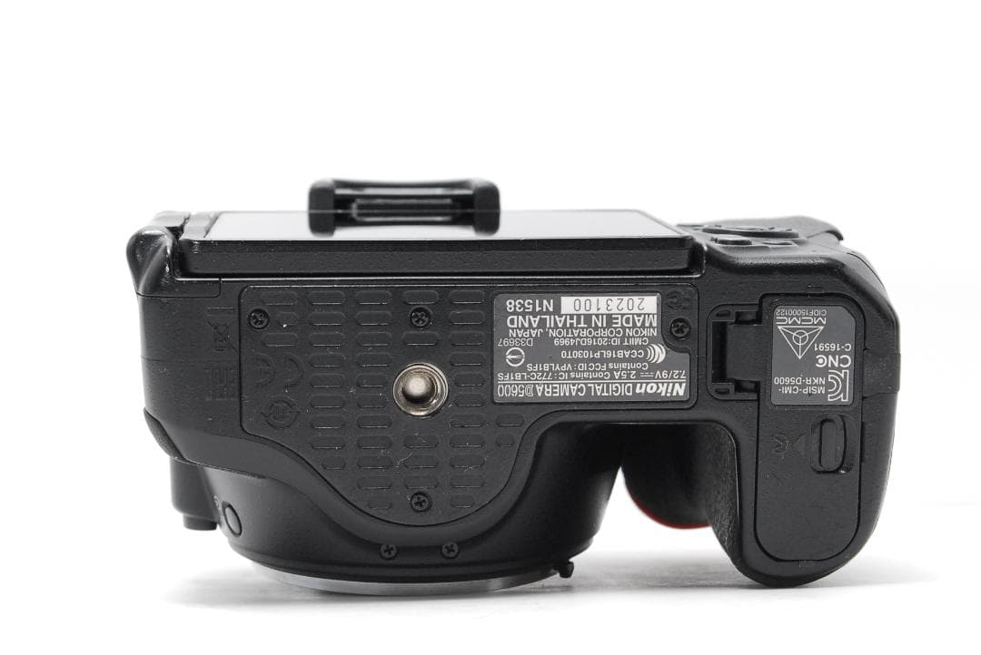 【美品】Nikon D5600 WiFi搭載 タッチパネルで快適撮影 高画質