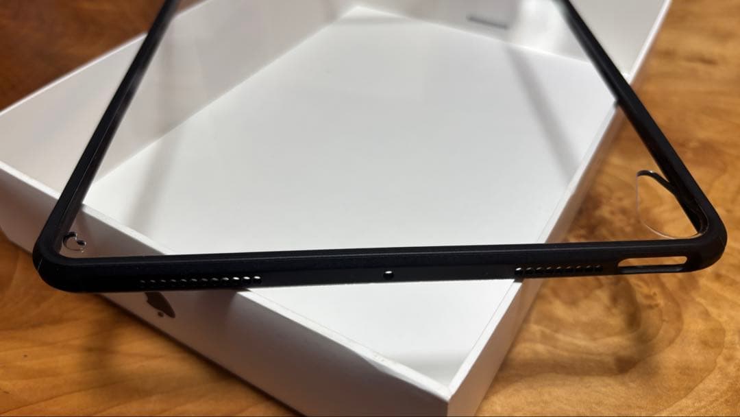 【中古美品】iPad Air (第5世代) Wi-Fi 64GBスペースグレー