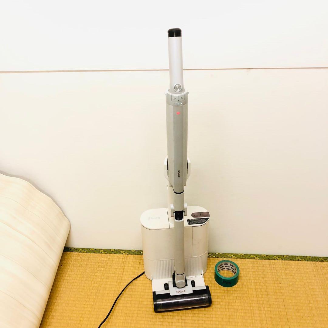 シャーク　スティッククリーナー　【LC351JWH】 動作品