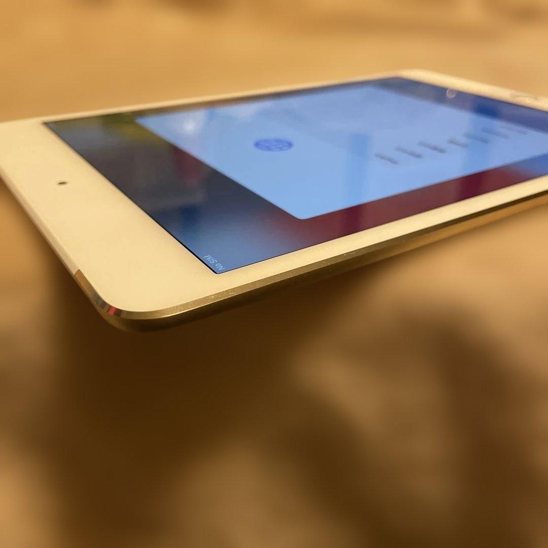 iPad mini 第4世代（32GB・Wi-Fi + Cellularモデル）