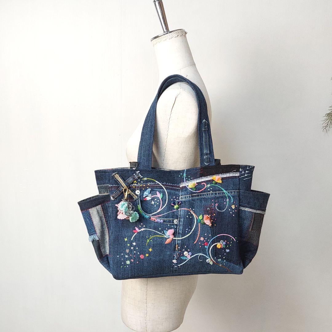 刺繍デニムバック　No.685　デニムリメイク　サイドポケット　刺繍バック