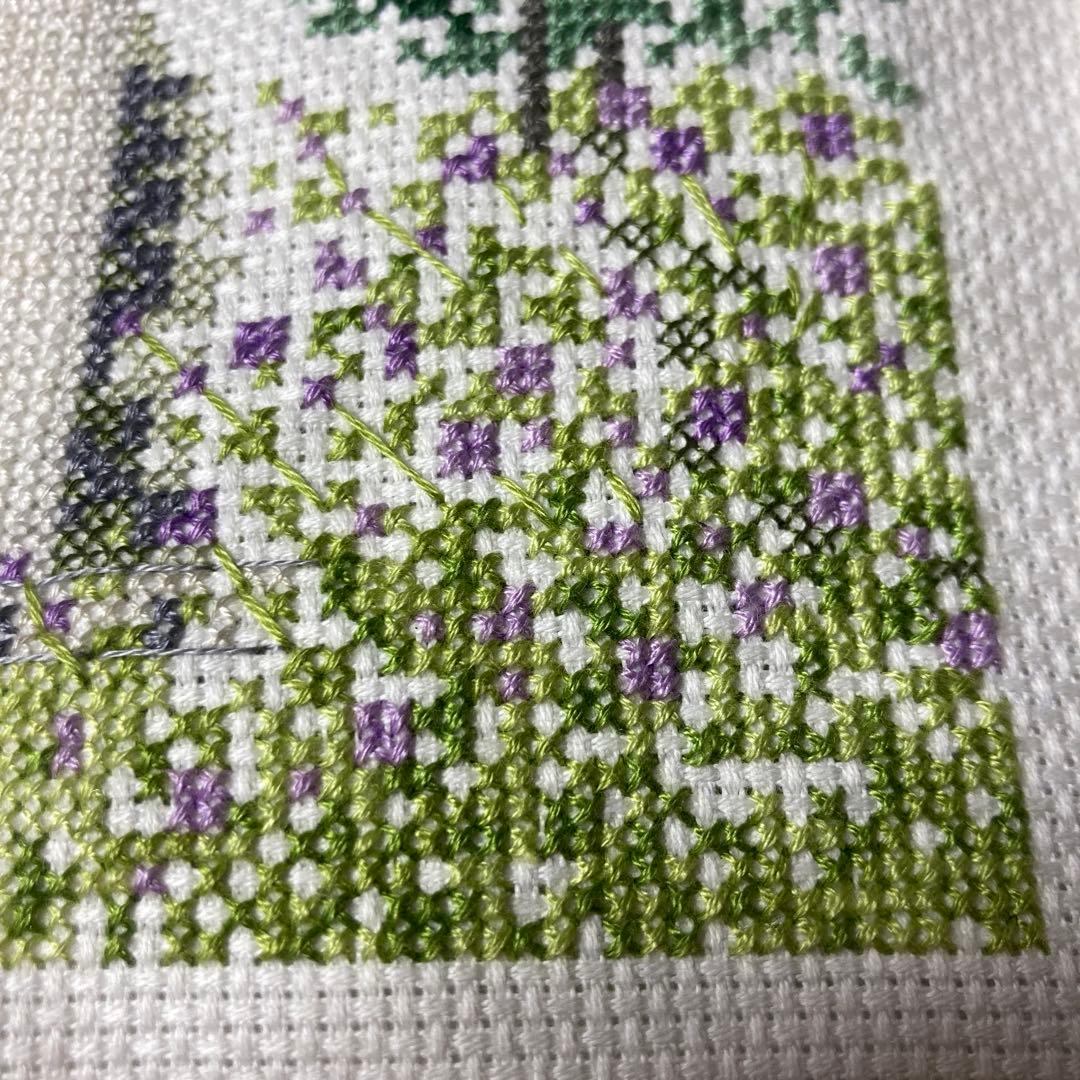 クロスステッチ　刺繍アート作品 城と花の風景