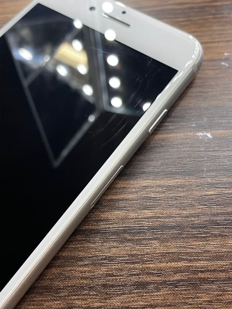 iPhone 8 シルバー 64GB SIMフリー 本体のみ