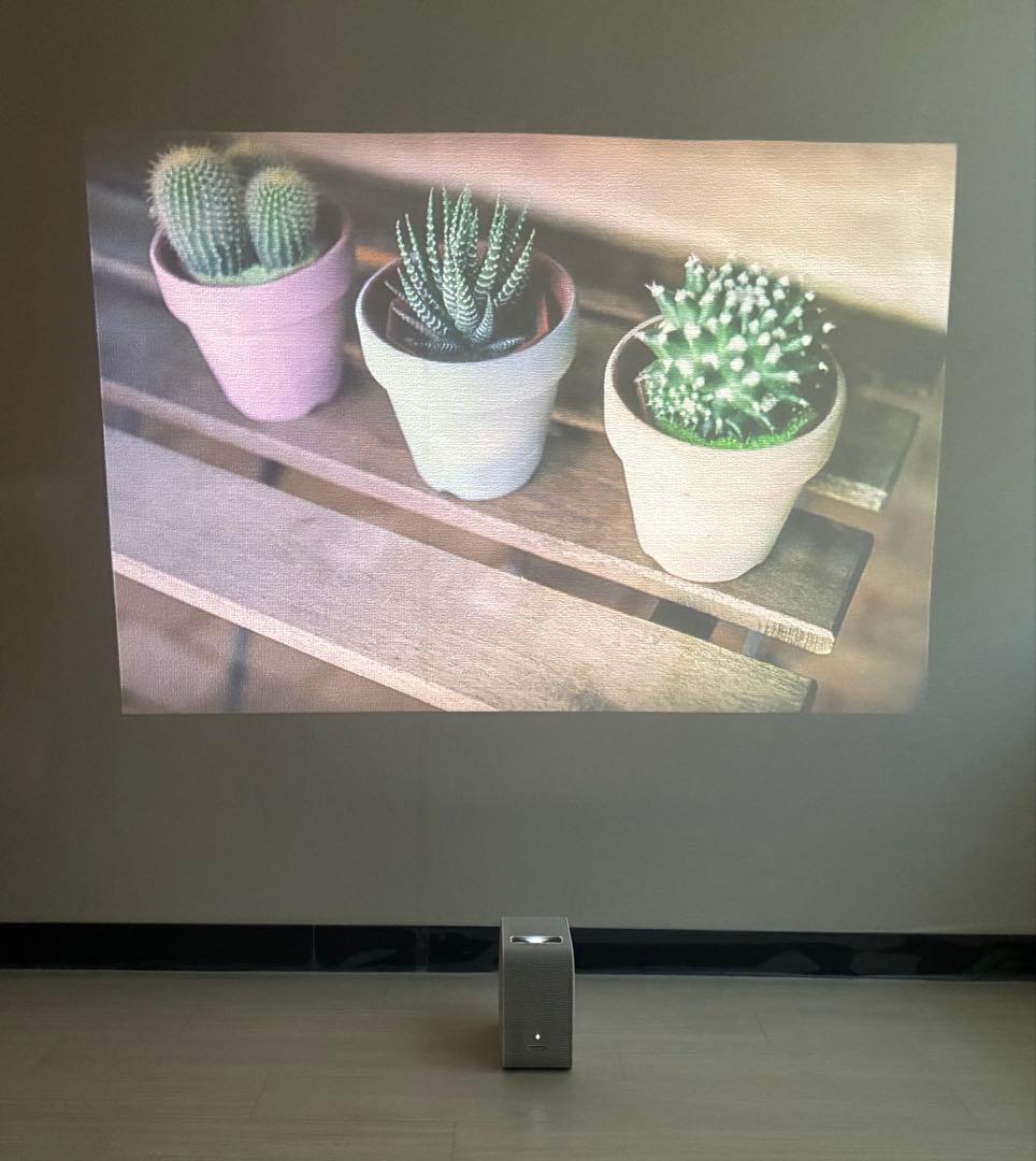 SONY　ソニー　ポータブル超短焦点プロジェクター LSPX-P1　ホワイト