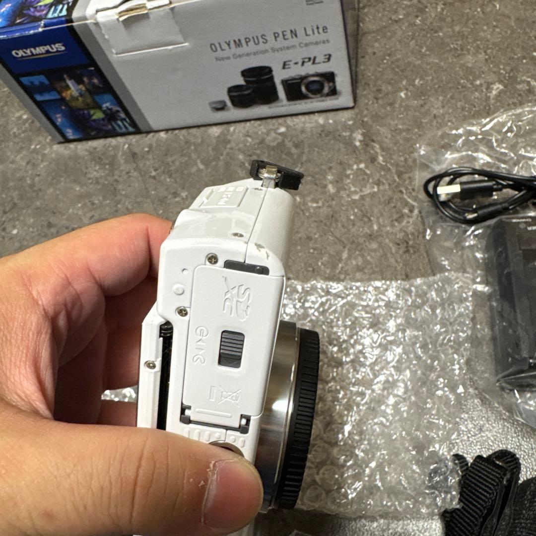 美品　OLYMPUS ミラーレス一眼 ホワイト E-PL3