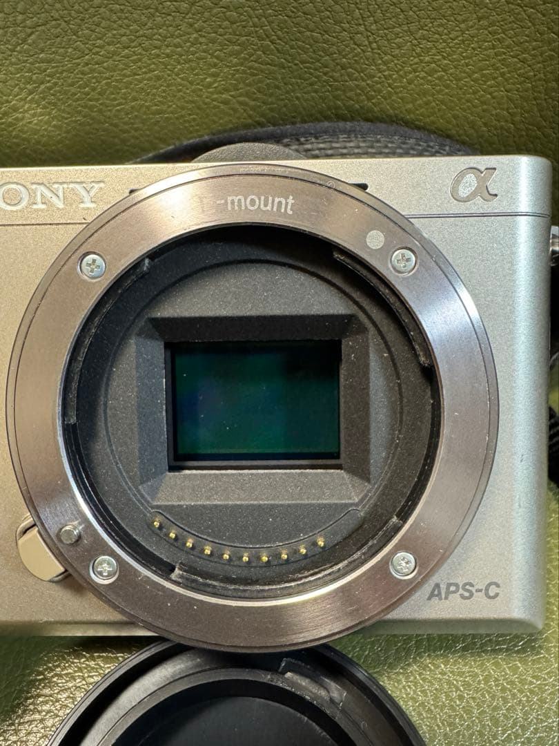SONY α 6000一眼レフのミラーレスカメラ
