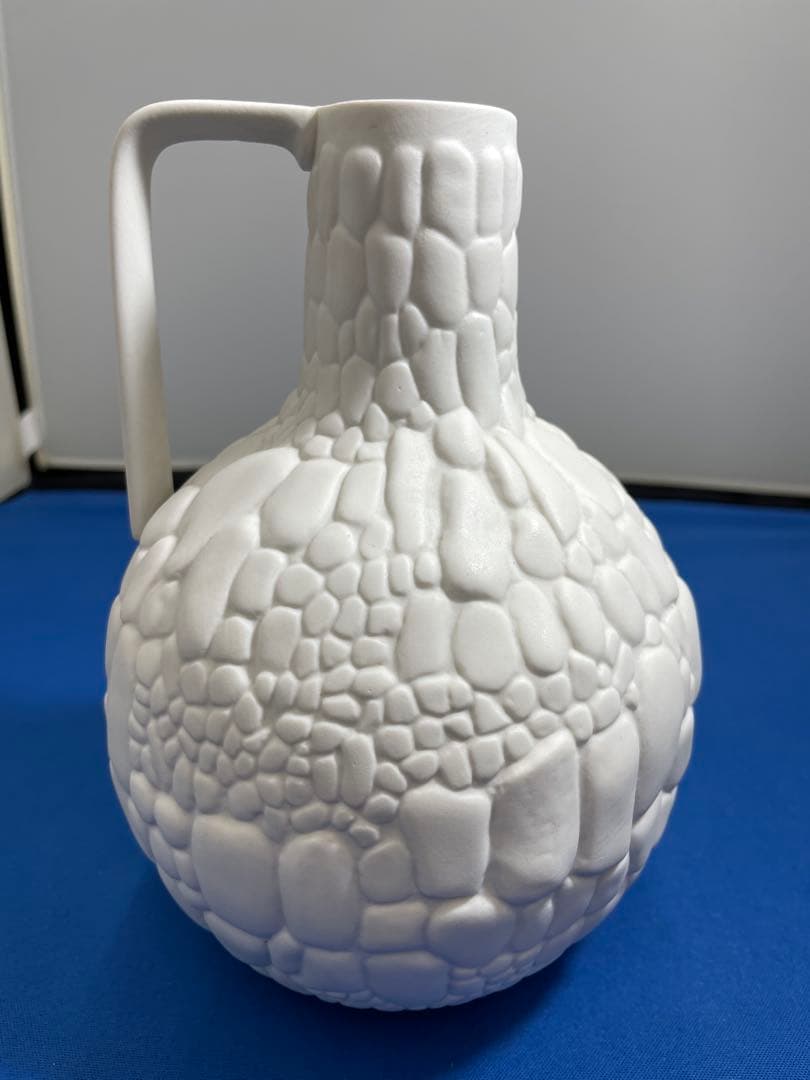 Kaiserカイザー　ホワイト陶器のテクスチャー花瓶