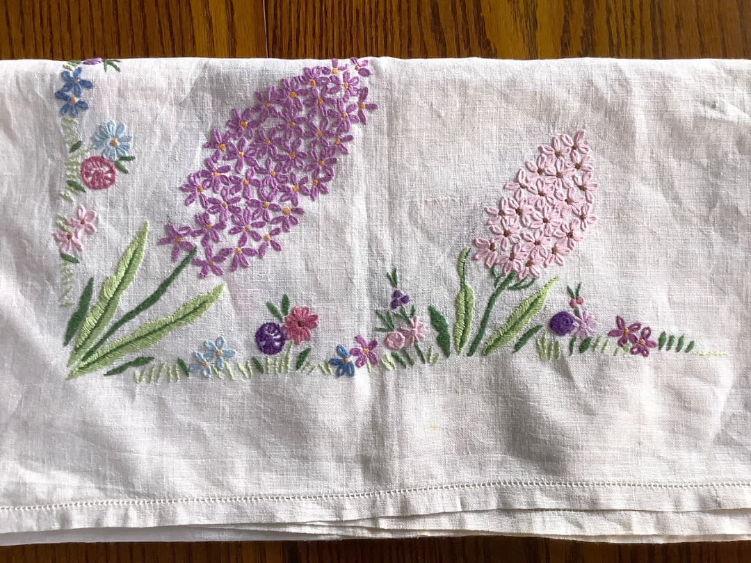 ヴィンテージ　手刺繍　テーブルクロス　イギリス製　A