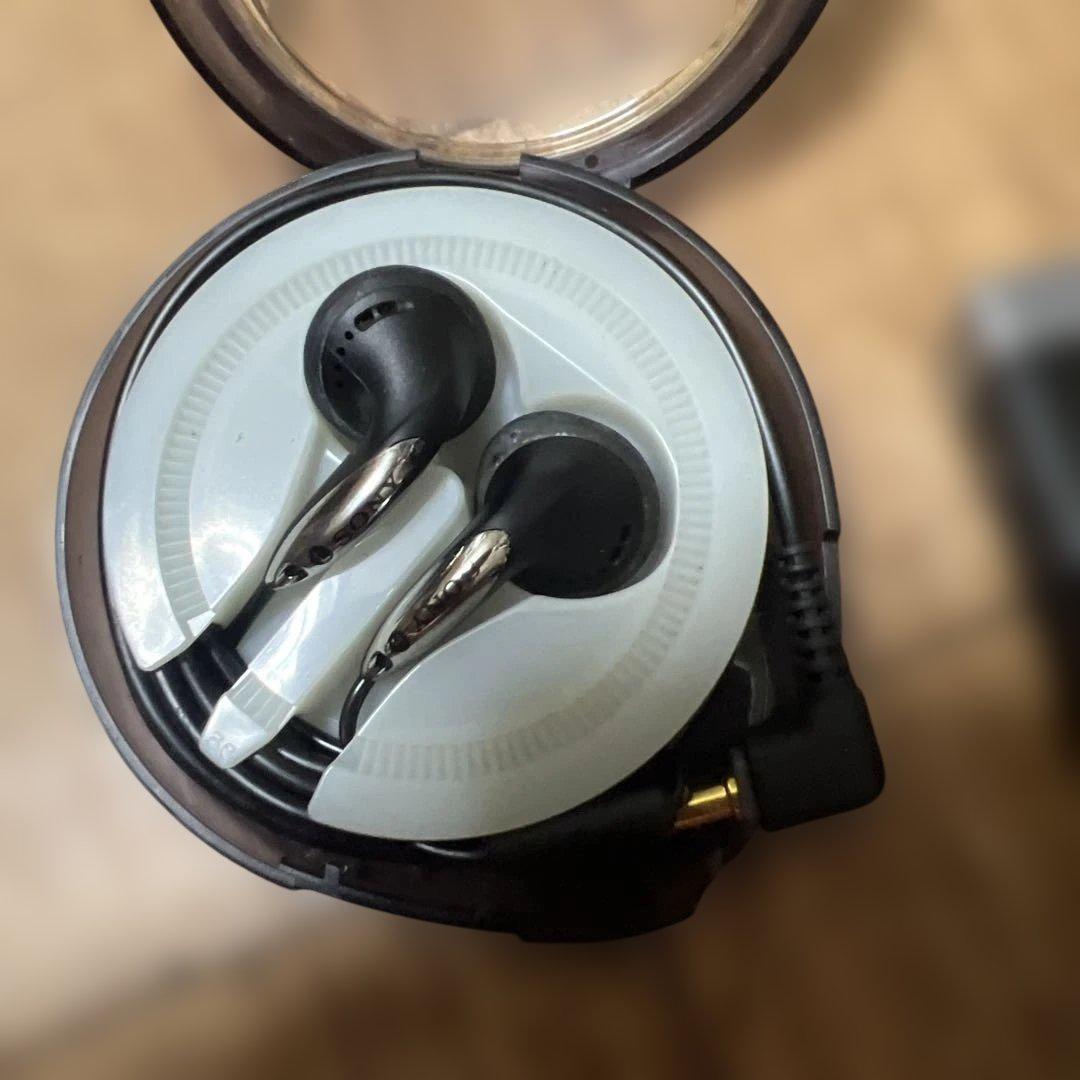 SONY SRF-T355 FM/AMラジオ イヤフォン付き中古
