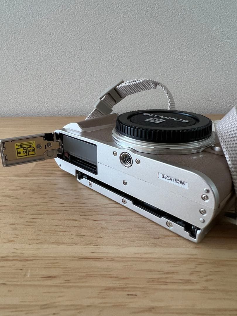 【美品】OLYMPUS PEN E-PL10 ダブルズームキット