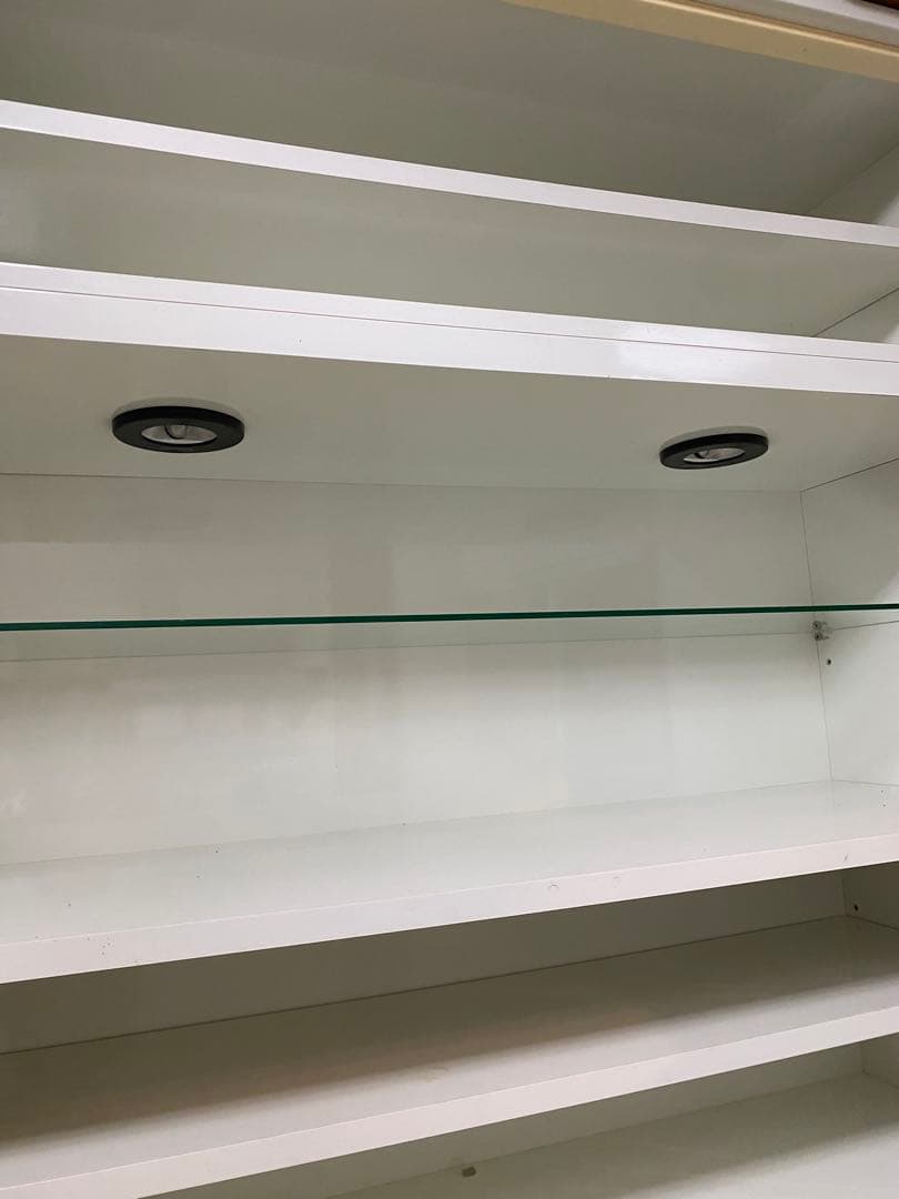 ホワイト食器棚 ガラス棚付き