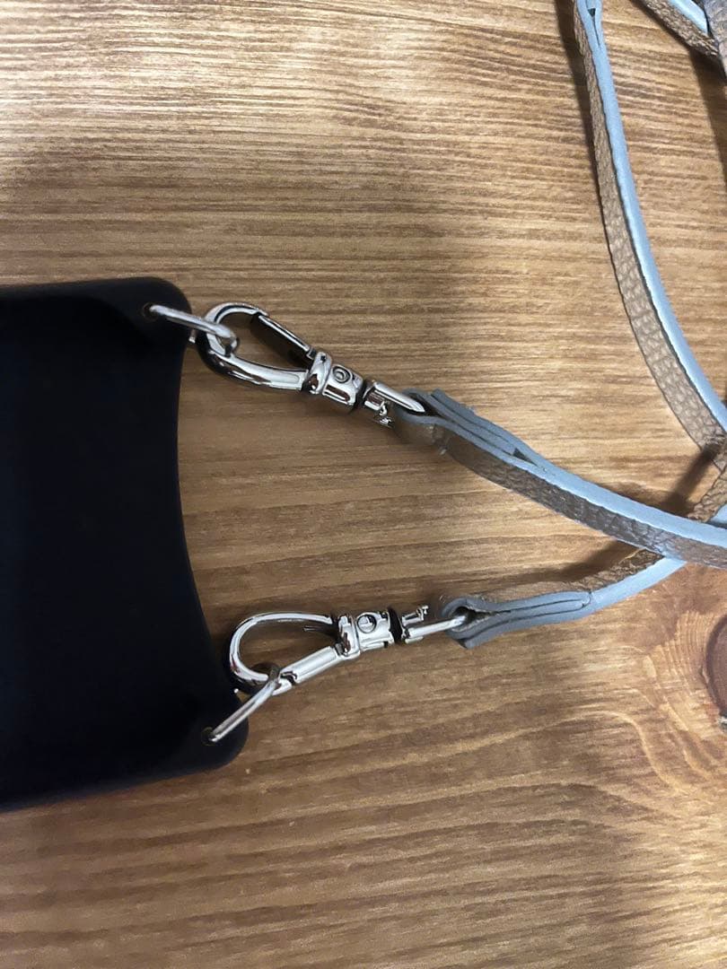 BANDOLIER バンドリヤー　シルバーケース　ショルダー　iPhoneSE