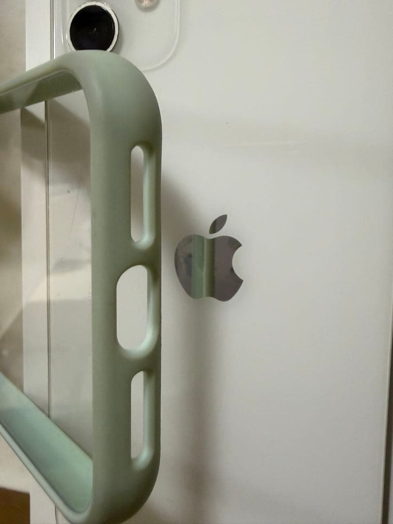 Apple iPhone 11 128G ホワイト 本体　ケース付き