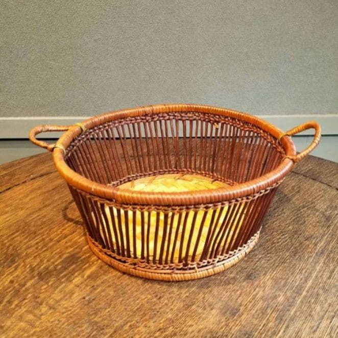 編みカゴ　籠　バスケット 直径約26cm　レトロ　天然素材