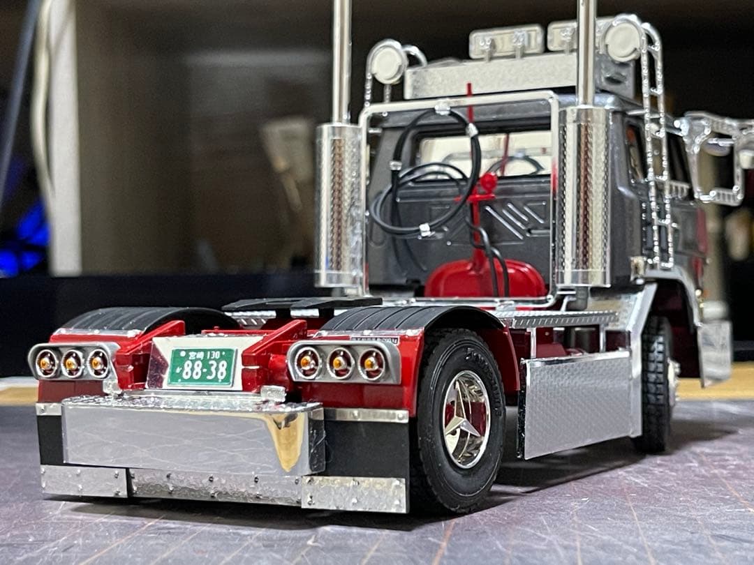 デコトラ‼️1/32 アオシマ製★トレーラーヘッド★完成品★