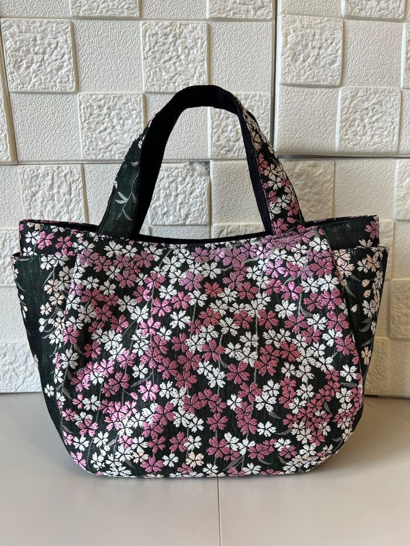【正絹　チューリップバッグS】高級　枝垂れ桜　上代38万の未使用帯より　刺繍