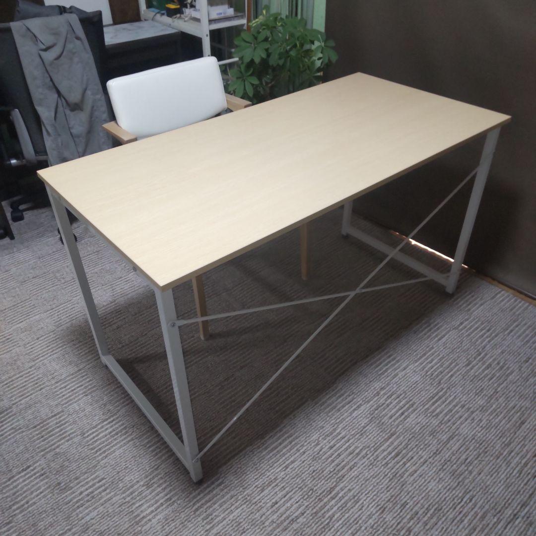 サンワサプライ デスクとシギヤマ家具椅子