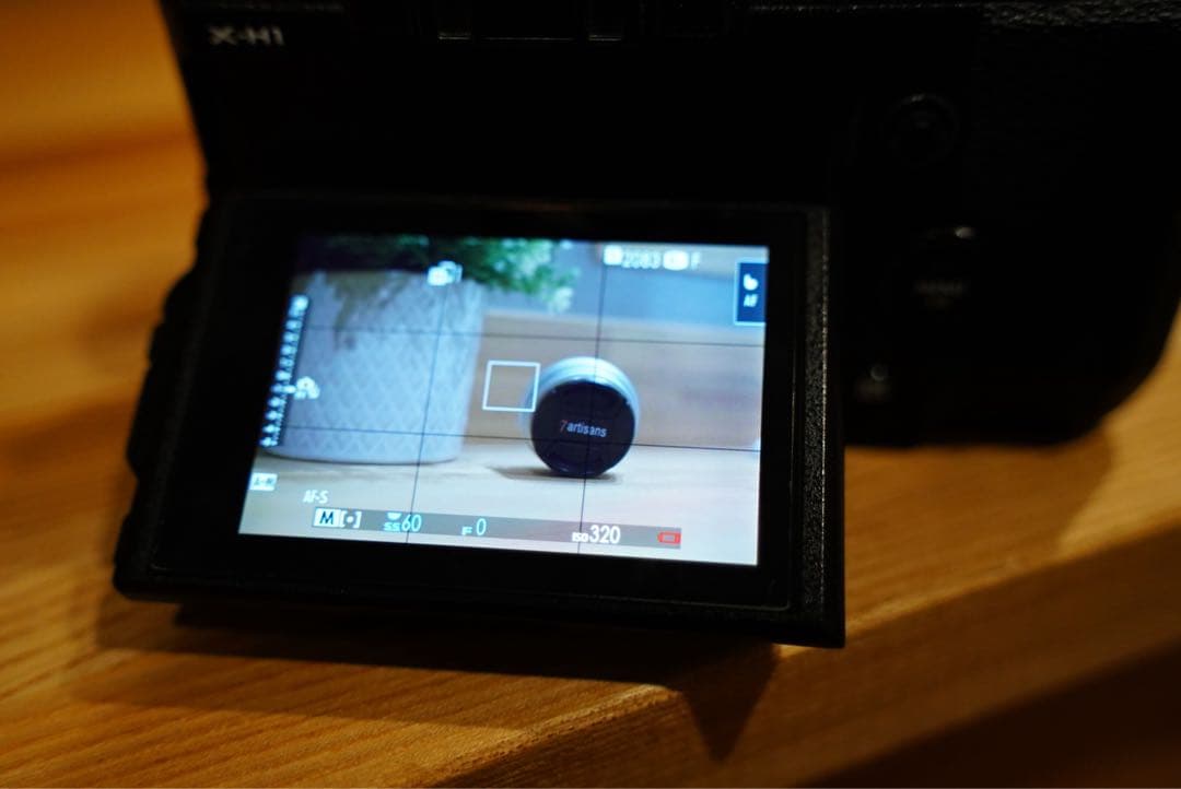 FUJIFILM X-H1 and単焦点レンズ35mm25mm2本付き