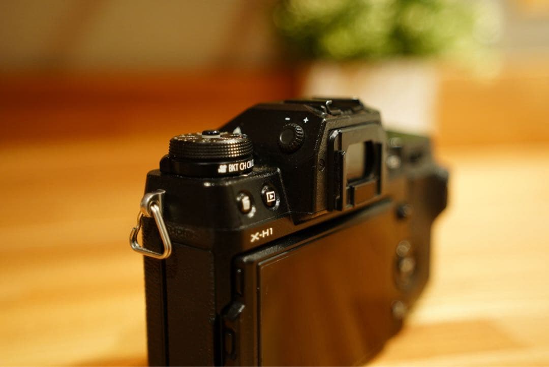 FUJIFILM X-H1 and単焦点レンズ35mm25mm2本付き