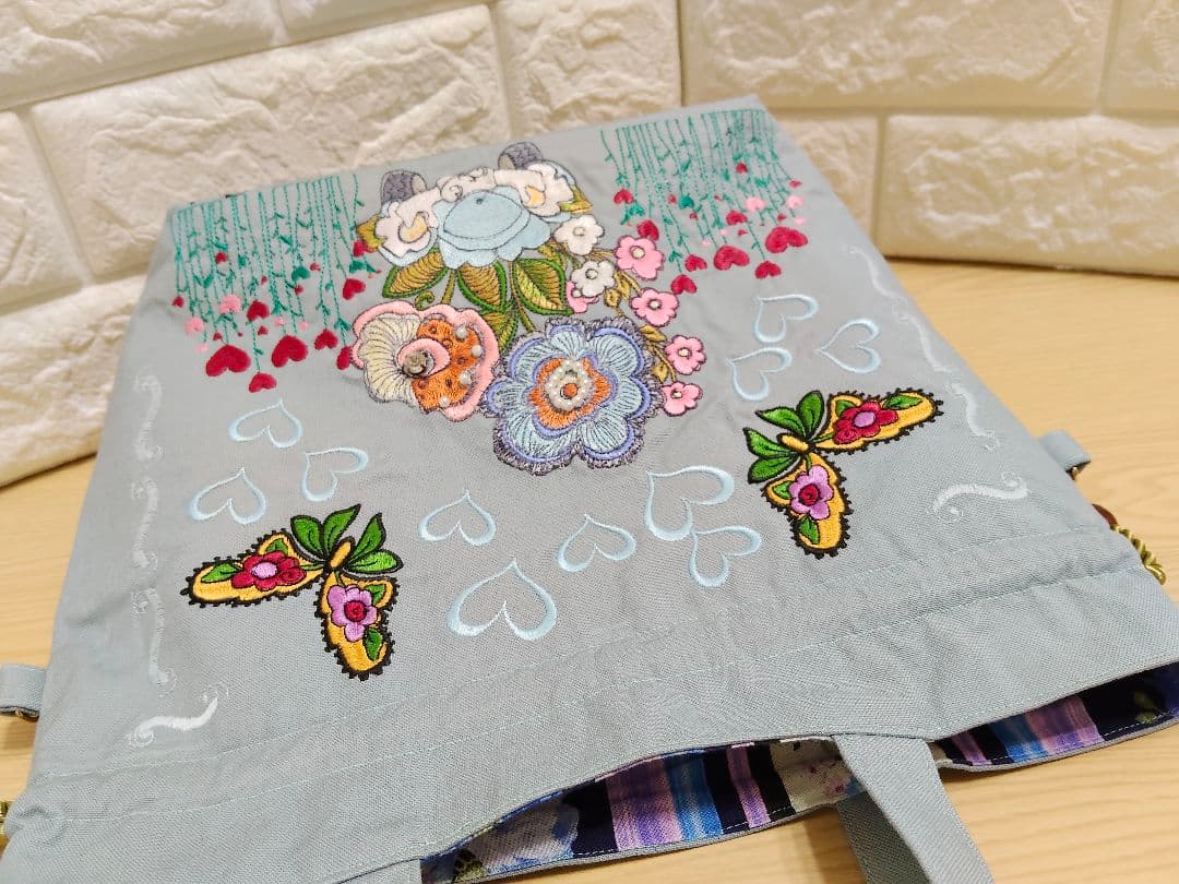 ロラライハリス　刺繍　巾着　ショルダーバッグ　2WAY　帆布　ハンドメイド