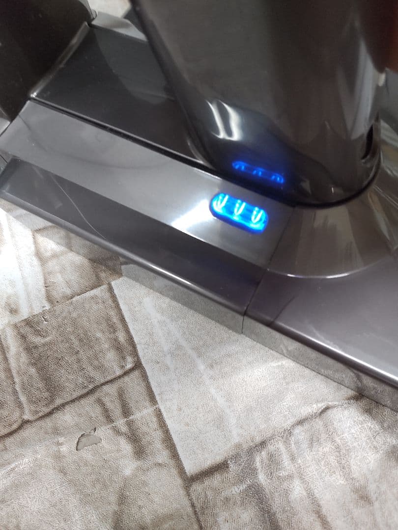 ●8/0226k01 dyson SV25 コードレスクリーナー
